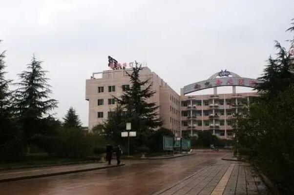 南充便宜的公立口腔科十大医院！川北附属医院占据榜一！市中心医院冷光美白2000起 5