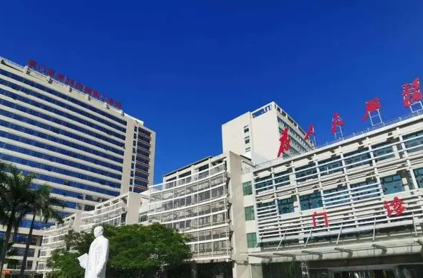 厦门技术好的十大反颌矫正医生，厦门医学院附二院的王晓誉第一